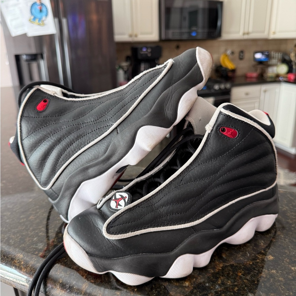 Black and White Jordan pro strong Athletic basketball Sneakers